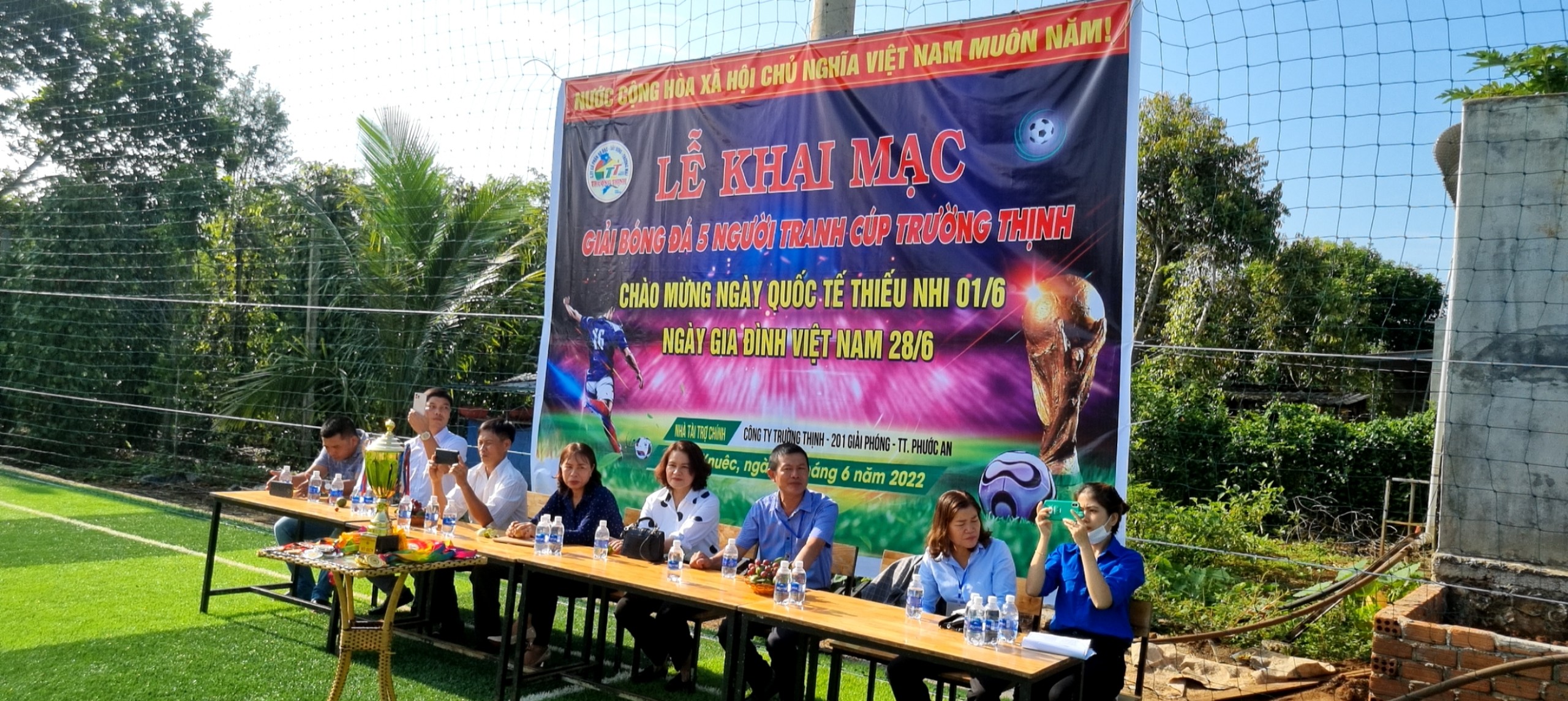 UBND XÃ EA KNUẾC TỔ CHỨC THÀNH CÔNG GIẢI BÓNG ĐÁ 5 NGƯỜI TRANH CÚP TRƯỜNG THỊNH.